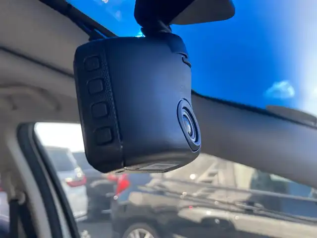 ホンダ シャトル ハイブリッド X 静岡県 2015(平27)年 8.6万km ホワイトオーキッドパール あんしんパッケージ/純正メモリーナビ/　AM FM CD DVD Bluetooth USB/ビルトインETC/前方ドライブレコーダー/LEDオートヘッドランプ/ハーフレザーシート/クルーズコントロール/純正15インチアルミホイール/スマートキー2本/パーキングアシスト/パドルシフト/フロントフォグランプ/シティブレーキアクティブシステム/フルセグTV/バックモニター