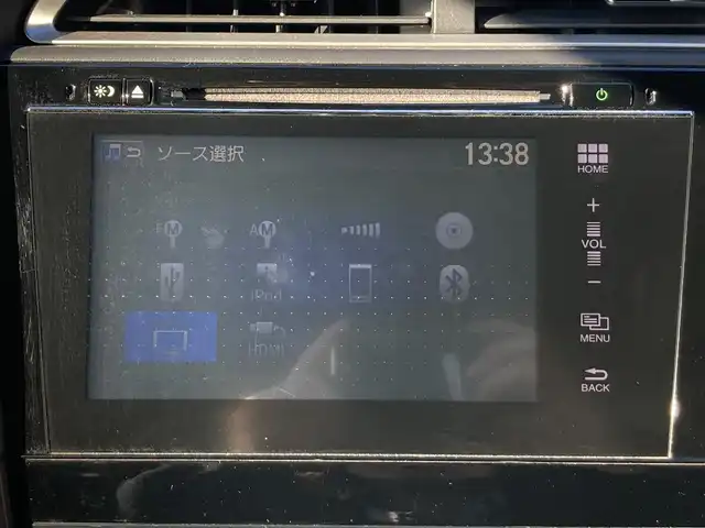 ホンダ シャトル ハイブリッド X 静岡県 2015(平27)年 8.6万km ホワイトオーキッドパール あんしんパッケージ/純正メモリーナビ/　AM FM CD DVD Bluetooth USB/ビルトインETC/前方ドライブレコーダー/LEDオートヘッドランプ/ハーフレザーシート/クルーズコントロール/純正15インチアルミホイール/スマートキー2本/パーキングアシスト/パドルシフト/フロントフォグランプ/シティブレーキアクティブシステム/フルセグTV/バックモニター