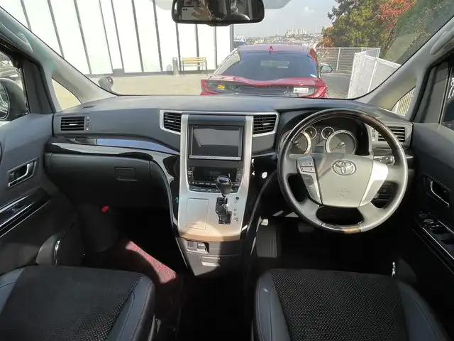 トヨタ ヴェルファイア 2．4Z ゴールデンアイズⅡ 大阪府 2014(平26)年 4.3万km ブラック トヨタセーフティセンス/・クルーズコントロール/・クリアランスソナー/純正ナビ/・Bluetooth/フルセグTV/CD/DVD/ラジオ/主要装備/・バックカメラ/・横滑り防止装置/・両側パワースライドドア/・パワーバックドア/・サンルーフ/・100V電源/・合皮シート/・オットマン/・ステアリングスイッチ/・nanoe/・自動防眩ルームミラー/・ダブルサイド+カーテンエアバック/・ETC