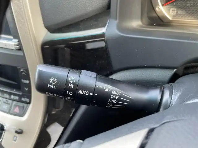 トヨタ ヴェルファイア 2．4Z ゴールデンアイズⅡ 大阪府 2014(平26)年 4.3万km ブラック トヨタセーフティセンス/・クルーズコントロール/・クリアランスソナー/純正ナビ/・Bluetooth/フルセグTV/CD/DVD/ラジオ/主要装備/・バックカメラ/・横滑り防止装置/・両側パワースライドドア/・パワーバックドア/・サンルーフ/・100V電源/・合皮シート/・オットマン/・ステアリングスイッチ/・nanoe/・自動防眩ルームミラー/・ダブルサイド+カーテンエアバック/・ETC