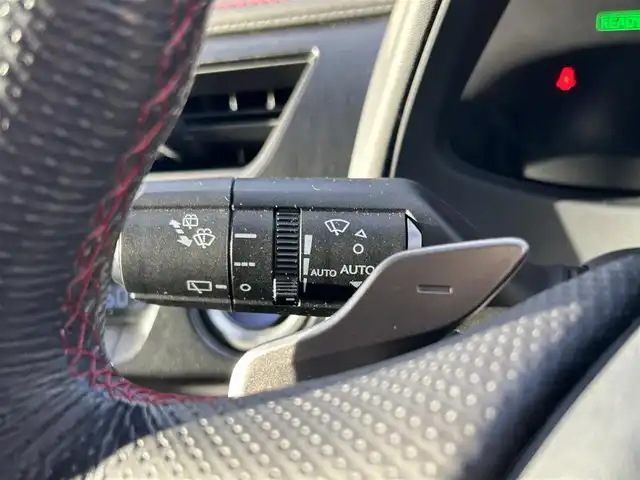 レクサス ＵＸ 250h Fスポーツ 島根県 2019(平31)年 5.4万km ホワイトノーヴァガラスフレーク 登録時走行距離53573km/メーカーナビ/Bluetooth/AM/FM/CD/DVD/フルセグテレビ/ムーンルーフ/革シート(赤色)/全周囲カメラ/ETC2.0/ドライブレコーダー/レーダークルーズコントロール/レーンキープアシスト/横滑り防止装置/衝突被害軽減ブレーキ/前後コーナーセンサー/ASC/BSM/RCTA/前席シートヒーター/ハンドルヒーター/前席パワーシート/シートメモリー/電動パーキング/ホールドブレーキ/オートライト/オートハイビーム/LEDヘッドライト/フォグランプ/パドルシフト/禁煙車