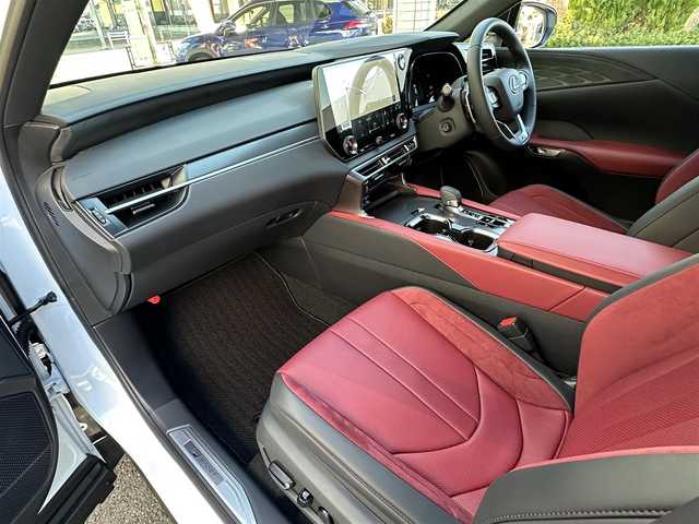 レクサス ＲＸ 500h Fスポーツパフォーマンス 東京都 2025(令7)年 0.1千km パール TRDエアロ/ナビゲーション/フルセグテレビ/ブルトゥース接続/USB接続/全方位カメラ/ハンドルヒーター/シートヒーター/衝突軽減ブレーキ/車線逸脱警報/アダプティブクルーズ/パドルシフト/ヘッドアップディスプレイ/保証書/取扱説明書/整備手帳/スマートキーX2個