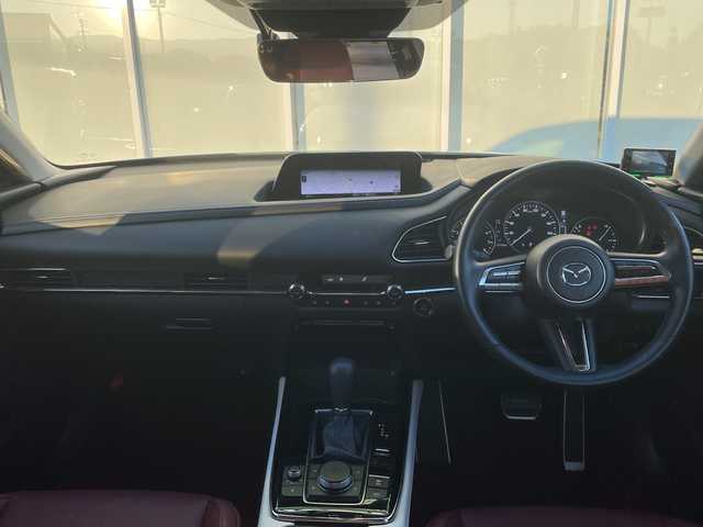 マツダ ＣＸ－３０ 20S 100周年特別記念車 福岡県 2021(令3)年 1.3万km スノーフレイクホワイトパールマイカ 純正ナビ(AM/FM/CD/DVD/BT/USB/HDMI)/アラウンドビューモニター/100周年記念モデル/・赤レザーシート/・赤フロアマット/・18インチ記念ホイール/純正前後ドライブレコーダー/ビルトインETC/社外レーダー探知機/レーダークルーズコントロール/アイドリングストップ/パワーバックドア/前後コーナーセンサー/前席シートヒーター/D席パワーシート/ステアリングヒーター/パドルシフト
