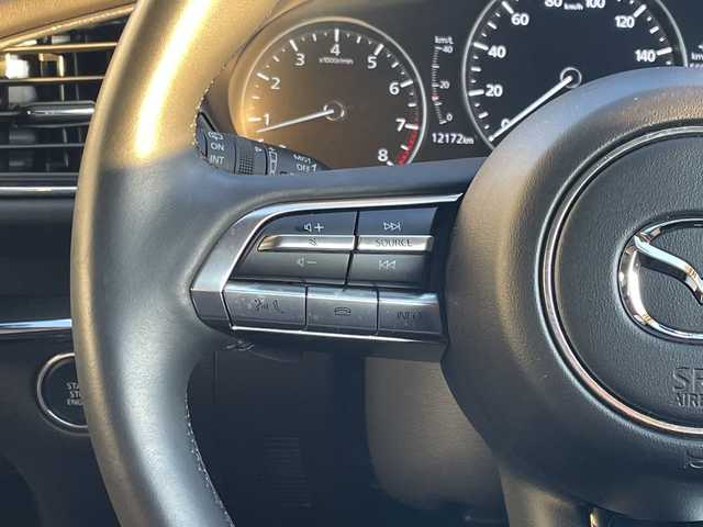 マツダ ＣＸ－３０ 20S 100周年特別記念車 福岡県 2021(令3)年 1.3万km スノーフレイクホワイトパールマイカ 純正ナビ(AM/FM/CD/DVD/BT/USB/HDMI)/アラウンドビューモニター/100周年記念モデル/・赤レザーシート/・赤フロアマット/・18インチ記念ホイール/純正前後ドライブレコーダー/ビルトインETC/社外レーダー探知機/レーダークルーズコントロール/アイドリングストップ/パワーバックドア/前後コーナーセンサー/前席シートヒーター/D席パワーシート/ステアリングヒーター/パドルシフト