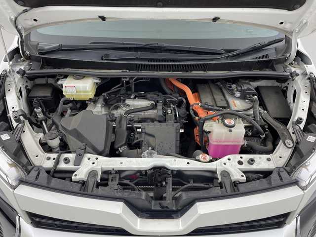 トヨタ ヴォクシー ハイブリッド ZS 煌Ⅲ 福島県 2020(令2)年 3.4万km ホワイトパールクリスタルシャイン /禁煙車//社外９型ナビ/CD・DVD・BT・MSV・フルセグTV//シートヒーター//両側パワースライドドア//前後ドライブレコーダー//トヨタセーフティセンス//クリアランスソナー//オートハイビーム//バックカメラ//クルーズコントロール//ＥＴＣ//ＬＥＤライト//革調シートカバー//ステアリングリモコン//純正アルミ付きサマータイヤ積込//取説・保証書
