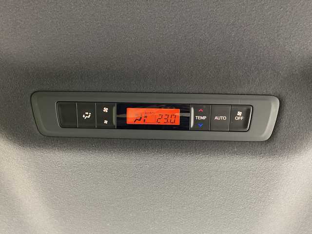 トヨタ ヴォクシー ハイブリッド ZS 煌Ⅲ 福島県 2020(令2)年 3.4万km ホワイトパールクリスタルシャイン /禁煙車//社外９型ナビ/CD・DVD・BT・MSV・フルセグTV//シートヒーター//両側パワースライドドア//前後ドライブレコーダー//トヨタセーフティセンス//クリアランスソナー//オートハイビーム//バックカメラ//クルーズコントロール//ＥＴＣ//ＬＥＤライト//革調シートカバー//ステアリングリモコン//純正アルミ付きサマータイヤ積込//取説・保証書