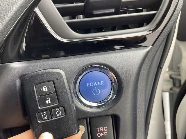 トヨタ ヴォクシー ハイブリッド ZS 煌Ⅲ 福島県 2020(令2)年 3.4万km ホワイトパールクリスタルシャイン /禁煙車//社外９型ナビ/CD・DVD・BT・MSV・フルセグTV//シートヒーター//両側パワースライドドア//前後ドライブレコーダー//トヨタセーフティセンス//クリアランスソナー//オートハイビーム//バックカメラ//クルーズコントロール//ＥＴＣ//ＬＥＤライト//革調シートカバー//ステアリングリモコン//純正アルミ付きサマータイヤ積込//取説・保証書