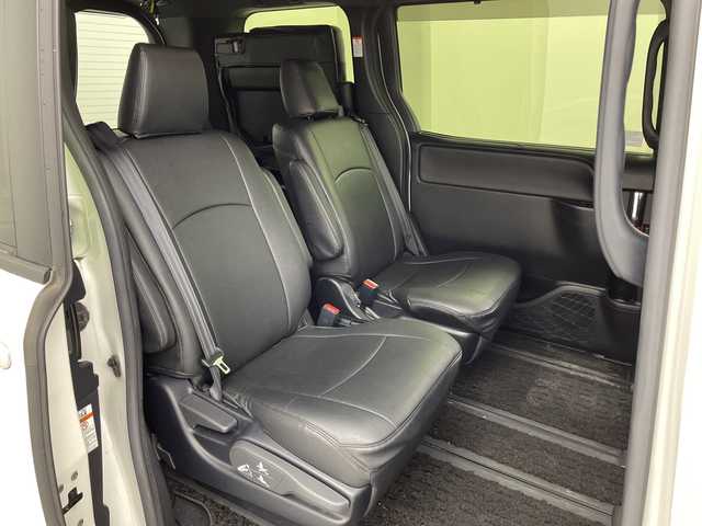 トヨタ ヴォクシー ハイブリッド ZS 煌Ⅲ 福島県 2020(令2)年 3.4万km ホワイトパールクリスタルシャイン /禁煙車//社外９型ナビ/CD・DVD・BT・MSV・フルセグTV//シートヒーター//両側パワースライドドア//前後ドライブレコーダー//トヨタセーフティセンス//クリアランスソナー//オートハイビーム//バックカメラ//クルーズコントロール//ＥＴＣ//ＬＥＤライト//革調シートカバー//ステアリングリモコン//純正アルミ付きサマータイヤ積込//取説・保証書