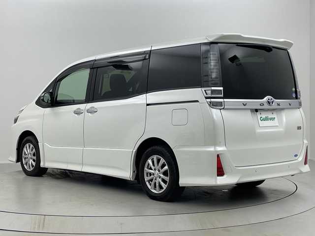 トヨタ ヴォクシー ハイブリッド ZS 煌Ⅲ 福島県 2020(令2)年 3.4万km ホワイトパールクリスタルシャイン /禁煙車//社外９型ナビ/CD・DVD・BT・MSV・フルセグTV//シートヒーター//両側パワースライドドア//前後ドライブレコーダー//トヨタセーフティセンス//クリアランスソナー//オートハイビーム//バックカメラ//クルーズコントロール//ＥＴＣ//ＬＥＤライト//革調シートカバー//ステアリングリモコン//純正アルミ付きサマータイヤ積込//取説・保証書