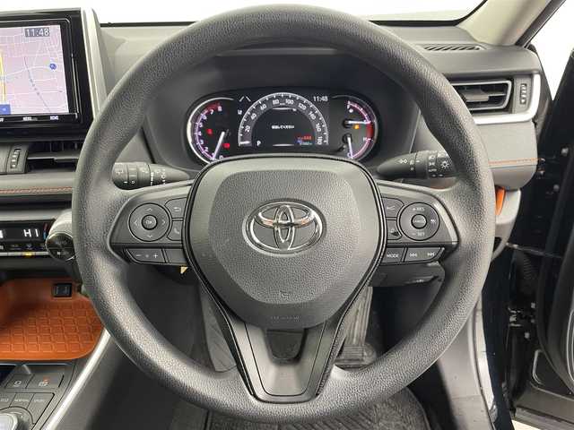 トヨタ ＲＡＶ４ アドベンチャー 大分県 2020(令2)年 5.2万km アティチュードブラックマイカ 4WD/TOYOTAセーフティセンス/・プリクラッシュセーフティ/・レーンディパーチャアラート/・レーダークルーズコントロール/・オートマチックハイビーム/純正9型ナビ　型式：NSZT-Y68T/・フルセグTV、DVD、AM/FM/・USB、BT対応、HDMI/ステアリングスイッチ/バックカメラ/ETC2.0/合皮シート/・D席パワーシート/電動パーキング/オートホールド機能/横滑り防止装置/電動格納ミラー/純正フロアマット/オートライト/LEDヘッドライト/フォグランプ/純正19インチアルミホイール/クリアランスソナー