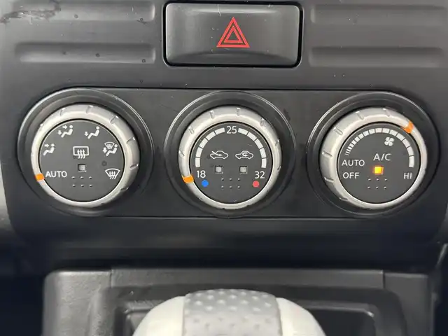 日産 エクストレイル 20GT S 福岡県 2014(平26)年 6.8万km ブリリアントシルバー 社外ナビ　（NR-MZ077）/ルーフキャリア　/ルーフレール　/社外ナビ（フルセグTV）/カプロンシート　/ダウンヒルアシスト　/スマートキー　/横滑り防止機能　/社外１６インチホイール（スタッドレスタイヤ）/純正フロアマット　/純正ドアバイザー/オールモード４×４－ｉシステム