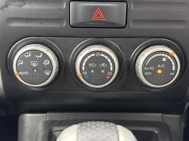 日産 エクストレイル 20GT S 福岡県 2014(平26)年 6.8万km ブリリアントシルバー 社外ナビ　（NR-MZ077）/ルーフキャリア　/ルーフレール　/社外ナビ（フルセグTV）/カプロンシート　/ダウンヒルアシスト　/スマートキー　/横滑り防止機能　/社外１６インチホイール（スタッドレスタイヤ）/純正フロアマット　/純正ドアバイザー/オールモード４×４－ｉシステム