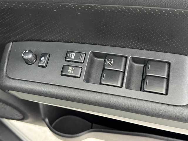 日産 エクストレイル 20GT S 福岡県 2014(平26)年 6.8万km ブリリアントシルバー 社外ナビ　（NR-MZ077）/ルーフキャリア　/ルーフレール　/社外ナビ（フルセグTV）/カプロンシート　/ダウンヒルアシスト　/スマートキー　/横滑り防止機能　/社外１６インチホイール（スタッドレスタイヤ）/純正フロアマット　/純正ドアバイザー/オールモード４×４－ｉシステム