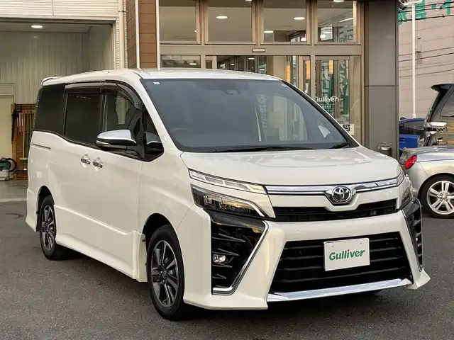 トヨタ ヴォクシー ZS 煌Ⅲ 埼玉県 2021(令3)年 3.3万km ホワイトパールクリスタルシャイン ワンオーナー/両側パワスラ/純正ナビ(NSZT-Y68T)/・フルセグTV/・Bluetooth/・CD/DVD/・バックカメラ/ビルトインETC2.0/クルーズコントロール/nanoe/MTモード付AT