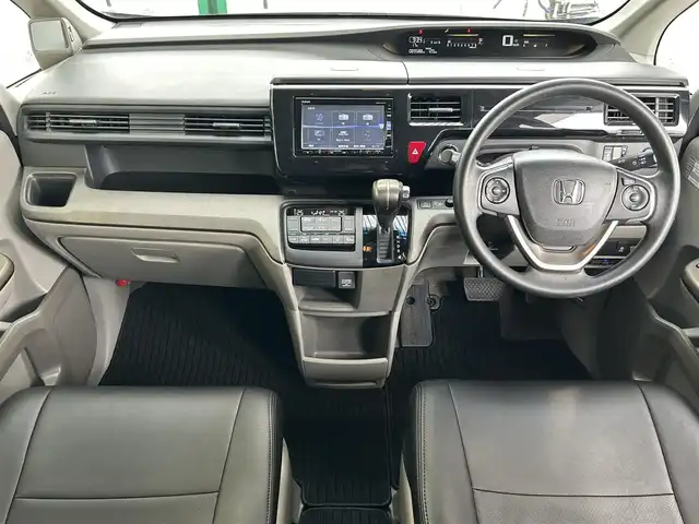 ホンダ ステップワゴン G 兵庫県 2015(平27)年 9万km クリスタルブラックパール 純正ナビ/純正フリップダウンモニター/(CD/DVD/BT/iPod/SD)/フルセグTV/バックカメラ/ETC/片側パワースライドドア/クルーズコントロール/黒革調シートカバー/電動格納ミラー/スマートキー/社外ドアバイザー/純正フロアマット