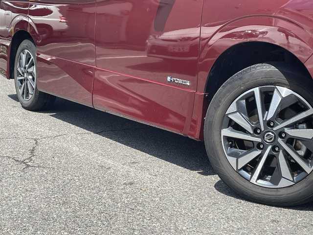 日産 セレナ e－パワー ハイウェイスター V 大阪府 2020(令2)年 4.6万km マルーンレッド プロパイロット/インテリジェントアラウンドビューモニター/インテリジェントパーキングアシスト/インテリジェントLI（車線逸脱防止支援システム）/インテリジェントDA（ふらつき警報）/踏み間違い衝突防止アシスト/標識検知機能/クルーズコントロール/SRSカーテンエアバックシステム＆サイドエアバックシステム（前席）/ブラインドスポット/快適パック/・スーパーUVカット断熱クリーンガラス/・パーソナルテーブル（セカンド・サード左右）/・カップホルダー12個/・USB電源ソケット（セカンド・サード各2個）/・セカンドシート超ロングスライド＋横スライド/・サードシートスライド/・シートバックフック8個/・シートバックポケット/ステアリングヒーター/革巻きステアリング/ステアリングスイッチ/ドライブレコーダー（フロント）/フルセグテレビ（CD・DVD・BT）/USB・HDMI・SDカード/ETC/両側パワースライドドア