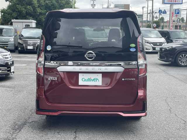 日産 セレナ e－パワー ハイウェイスター V 大阪府 2020(令2)年 4.6万km マルーンレッド プロパイロット/インテリジェントアラウンドビューモニター/インテリジェントパーキングアシスト/インテリジェントLI（車線逸脱防止支援システム）/インテリジェントDA（ふらつき警報）/踏み間違い衝突防止アシスト/標識検知機能/クルーズコントロール/SRSカーテンエアバックシステム＆サイドエアバックシステム（前席）/ブラインドスポット/快適パック/・スーパーUVカット断熱クリーンガラス/・パーソナルテーブル（セカンド・サード左右）/・カップホルダー12個/・USB電源ソケット（セカンド・サード各2個）/・セカンドシート超ロングスライド＋横スライド/・サードシートスライド/・シートバックフック8個/・シートバックポケット/ステアリングヒーター/革巻きステアリング/ステアリングスイッチ/ドライブレコーダー（フロント）/フルセグテレビ（CD・DVD・BT）/USB・HDMI・SDカード/ETC/両側パワースライドドア