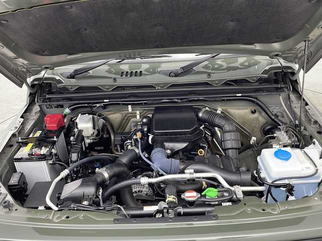 スズキ ジムニー XC 千葉県 2023(令5)年 1.8万km ジャングルグリーン ワンオーナー/4WD/スズキセーフティサポート/・デュアルセンサーブレーキサポート/・誤発進抑制機能/・ふらつき警報機能/・標識認識機能/・ハイビームアシスト/・先行車発進お知らせ機能/純正SDナビ/・型式：CN-RZ776W/・CD/DVD/Bluetooth/フルセグTV/バックカメラ/クルーズコントロール/LEDオートヘッドライト/ヘッドランプウォッシャー/シートヒーター/ヒーテッドドアミラー/ヒルディセントコントロール/純正16インチアルミホイール/純正フロアマット/ステアリングスイッチ/オートエアコン/アイドリングストップ/プッシュスタート/スマートキー/スペアキー1本/禁煙車