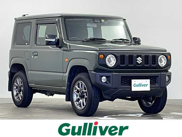 スズキ ジムニー XC 千葉県 2023(令5)年 1.8万km ジャングルグリーン ワンオーナー/4WD/スズキセーフティサポート/・デュアルセンサーブレーキサポート/・誤発進抑制機能/・ふらつき警報機能/・標識認識機能/・ハイビームアシスト/・先行車発進お知らせ機能/純正SDナビ/・型式：CN-RZ776W/・CD/DVD/Bluetooth/フルセグTV/バックカメラ/クルーズコントロール/LEDオートヘッドライト/ヘッドランプウォッシャー/シートヒーター/ヒーテッドドアミラー/ヒルディセントコントロール/純正16インチアルミホイール/純正フロアマット/ステアリングスイッチ/オートエアコン/アイドリングストップ/プッシュスタート/スマートキー/スペアキー1本/禁煙車