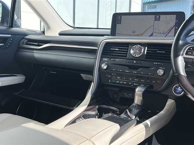 レクサス ＲＸ 450h バージョンL 山形県 2020(令2)年 5.8万km ソニッククォーツ ４WD/純正12.3型ナビ/Bluetooth/フルセグ/ビルトインETC2.0/全周囲カメラ/ドライブレコーダー/レクサスセーフティシステム/衝突軽減ブレーキ/レーンキープアシスト/オートマチックハイビーム/レーダークルーズコントロール/ブラインドスポットモニター/ヘッドアップディスプレイ/コーナーセンサー/電動リアゲート/ステアリングヒーター/レザーシート/メモリー機能付パワーシート/全席シートヒータ/全席エアシート/LEDヘッドライト/オートライト/純正フロアマット