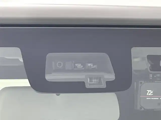 スズキ ジムニー シエラ JC 道央・札幌 2024(令6)年 0.4万km 緑 ・４WD/・寒冷地仕様/・社外メモリナビ/　BT／CD／DVD／SD／iPod／USB／フルセグ/・バックカメラ/・社外前方ドライブレコーダー/・純正ビルトインETC/・スズキセーフティサポート/・衝突軽減ブレーキ/・横滑り防止/・レーンキープアシスト/・ダウンヒルアシストコントロール/・前席シートヒーター/・純正サマー15インチAW/・純正フロアマット/・LEDヘッドライト/・オートライト/・プッシュスタート/・スマートキー/・スペアキー/・取扱説明書