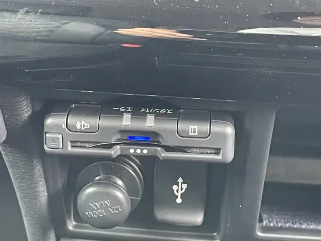 三菱 デリカＤ：５ P 福島県 2023(令5)年 0.1千km ブラックダイヤモンド 純正10.1型ナビ/【Bluetooth/CD/DVD/フルセグTV/HDMI】/マルチアラウンドモニター/ドライブレコーダー（SDなし）/ETC/電動サイドステップ/シートヒーター/ハンドルヒーター/e-アシスト/・衝突被害軽減ブレーキシステム/・車線逸脱警報システム/・レーダークルーズコントロールシステム/・オートマチックハイビーム/・誤発進抑制機能/・後側方車両検知警報システム/・後退時交差車両検知警報システム/両側パワースライドドア/革調シートカバー/LEDライト/パドルシフト/オートホールド/電動パーキングブレーキ/スマートキー