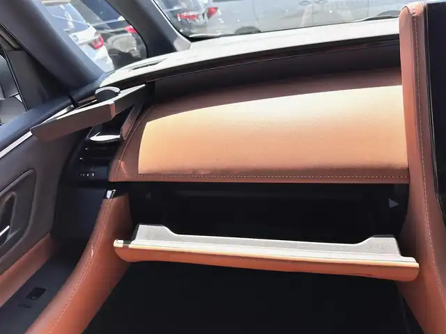 トヨタ ヴェルファイア Z プレミア 宮城県 2024(令6)年 0.9万km プラチナホワイトパールマイカ デジタルインナーミラー/ユニバーサルステップ/＝＝＝/左右独立ムーンルーフ/トヨタチームメイト/・アドバンストパーク/・パーキングサポートブレーキ（周辺静止物）/・アドバンストドライブ/・緊急時操舵支援/・フロントクロストラフィックアラート/・レーンチェンジアシスト/・ドライバーモニターカメラ/セーフティセンス/・プリクラッシュセーフティ/・レーントレーシングアシスト/・全車速追従機能付レーダークルーズコントロール/・アダプティブハイビームシステム/・ロードサインアシスト/・ドライバー異常時対応システム/・プロアクティブドライビングアシスト/・発進遅れ告知機能/BSM/パーキングサポートブレーキ/13インチフリップダウンモニター/14インチディスプレイオーディオ/・車載ナビ/・地デジTV/・USB/HDMI/・ETC2.0/床下透過表示機能付パノラミックビューモニター/ヘッドアップディスプレイ/両側パワースライドドア/パワーバックドア/本革シート/シートヒーター/ベンチレーション/ステアヒーター