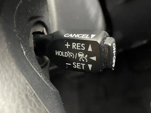 トヨタ ランドクルーザー プラド TX Lパッケージ ブラックED 大阪府 2020(令2)年 6.7万km ブラック サンルーフ/トヨタセーフティセンス/　・プリクラッシュセーフティ　PCS/　・レーントーシンぐアシスト　LTA/　・レーンディパーチャーアラート　LDA/　・オートマチックハイビーム　AHB/　・レーダークルーズコントロール　ACC/　・ロードサインアシスト　RSA/純正ディスプレイオーディオ/　　Bluetooth/フルセグ/パノラミックビューモニター/バックカメラ/オートライト/LEDヘッドライト/フォグランプ/レザーシート/シートヒーター/エアシート/ダウンヒルアシストコントロール/ステアリングウッドコンビ/スマートキー/ビルトインETC