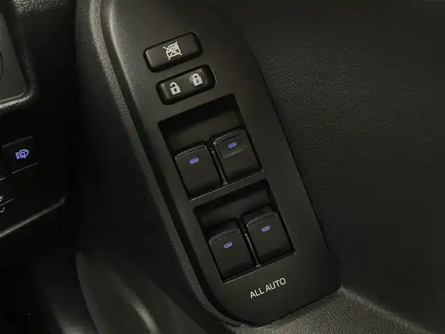 トヨタ ランドクルーザー プラド TX Lパッケージ ブラックED 大阪府 2020(令2)年 6.7万km ブラック サンルーフ/トヨタセーフティセンス/　・プリクラッシュセーフティ　PCS/　・レーントーシンぐアシスト　LTA/　・レーンディパーチャーアラート　LDA/　・オートマチックハイビーム　AHB/　・レーダークルーズコントロール　ACC/　・ロードサインアシスト　RSA/純正ディスプレイオーディオ/　　Bluetooth/フルセグ/パノラミックビューモニター/バックカメラ/オートライト/LEDヘッドライト/フォグランプ/レザーシート/シートヒーター/エアシート/ダウンヒルアシストコントロール/ステアリングウッドコンビ/スマートキー/ビルトインETC