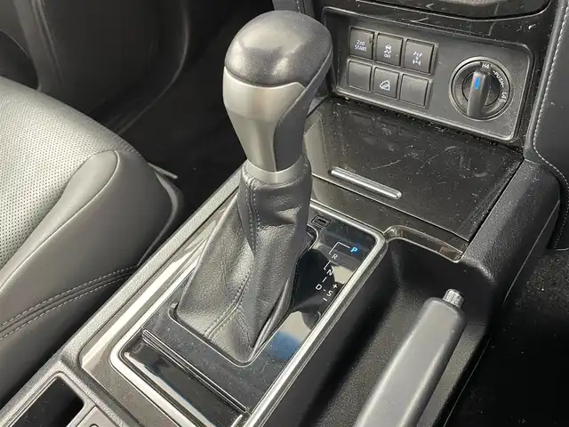 トヨタ ランドクルーザー プラド TX Lパッケージ ブラックED 大阪府 2020(令2)年 6.7万km ブラック サンルーフ/トヨタセーフティセンス/　・プリクラッシュセーフティ　PCS/　・レーントーシンぐアシスト　LTA/　・レーンディパーチャーアラート　LDA/　・オートマチックハイビーム　AHB/　・レーダークルーズコントロール　ACC/　・ロードサインアシスト　RSA/純正ディスプレイオーディオ/　　Bluetooth/フルセグ/パノラミックビューモニター/バックカメラ/オートライト/LEDヘッドライト/フォグランプ/レザーシート/シートヒーター/エアシート/ダウンヒルアシストコントロール/ステアリングウッドコンビ/スマートキー/ビルトインETC