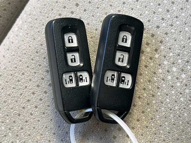 ホンダ Ｎ ＢＯＸ G SSパッケージ 広島県 2017(平29)年 5万km プレミアムアイボリーP 禁煙車/あんしんパッケージ/・シティブレーキアクティブシステム（低速域衝突軽減ブレーキ＋誤発進抑制機能）/・W+サイド＋サイドカーテンエアバック/純正ナビ（VXM-174VFi）/・フルセグ/CD/DVD/SD/BT/バックカメラ/ステアリングスイッチ/オートライト/HIDヘッドライト/フォグランプ/シートヒーター/オートリトラミラー/電動格納ウィンカーミラー/リアサンシェード/ドライブレコーダー（BM-FW601）/ETC/純正14インチアルミホイール