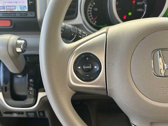 ホンダ Ｎ ＢＯＸ G SSパッケージ 広島県 2017(平29)年 5万km プレミアムアイボリーP 禁煙車/あんしんパッケージ/・シティブレーキアクティブシステム（低速域衝突軽減ブレーキ＋誤発進抑制機能）/・W+サイド＋サイドカーテンエアバック/純正ナビ（VXM-174VFi）/・フルセグ/CD/DVD/SD/BT/バックカメラ/ステアリングスイッチ/オートライト/HIDヘッドライト/フォグランプ/シートヒーター/オートリトラミラー/電動格納ウィンカーミラー/リアサンシェード/ドライブレコーダー（BM-FW601）/ETC/純正14インチアルミホイール