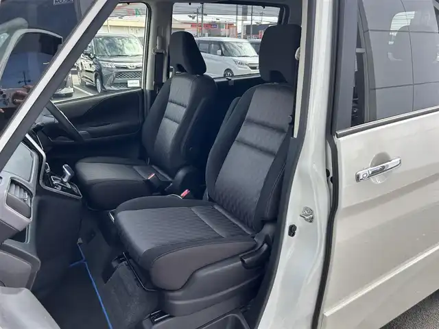 日産 セレナ e－パワー ハイウェイスター V 静岡県 2021(令3)年 3.8万km ブリリアントホワイトパール プロパイロット/純正10インチナビ/FM/AM/CD/DVD/Blue-ray/Bluetooth/フルセグTV/両側電動スライドドア/フリップダウンモニター/レーダークルーズコントロール/アラウンドビューモニター/ビルトインETC/オートライト/オートハイビーム/LEDヘッドライト/コーナーセンサー前後/カーテンエアバッグ/純正フロアマット/純正15AW