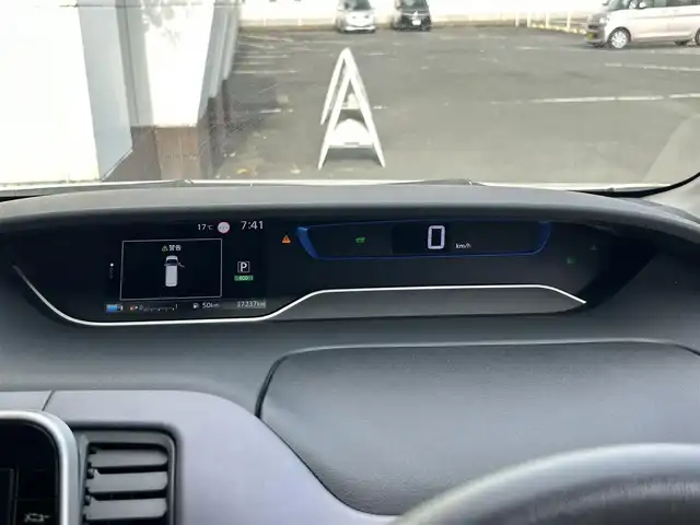 日産 セレナ e－パワー ハイウェイスター V 静岡県 2021(令3)年 3.8万km ブリリアントホワイトパール プロパイロット/純正10インチナビ/FM/AM/CD/DVD/Blue-ray/Bluetooth/フルセグTV/両側電動スライドドア/フリップダウンモニター/レーダークルーズコントロール/アラウンドビューモニター/ビルトインETC/オートライト/オートハイビーム/LEDヘッドライト/コーナーセンサー前後/カーテンエアバッグ/純正フロアマット/純正15AW