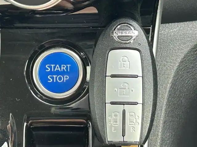 日産 セレナ e－パワー ハイウェイスター V 静岡県 2021(令3)年 3.8万km ブリリアントホワイトパール プロパイロット/純正10インチナビ/FM/AM/CD/DVD/Blue-ray/Bluetooth/フルセグTV/両側電動スライドドア/フリップダウンモニター/レーダークルーズコントロール/アラウンドビューモニター/ビルトインETC/オートライト/オートハイビーム/LEDヘッドライト/コーナーセンサー前後/カーテンエアバッグ/純正フロアマット/純正15AW