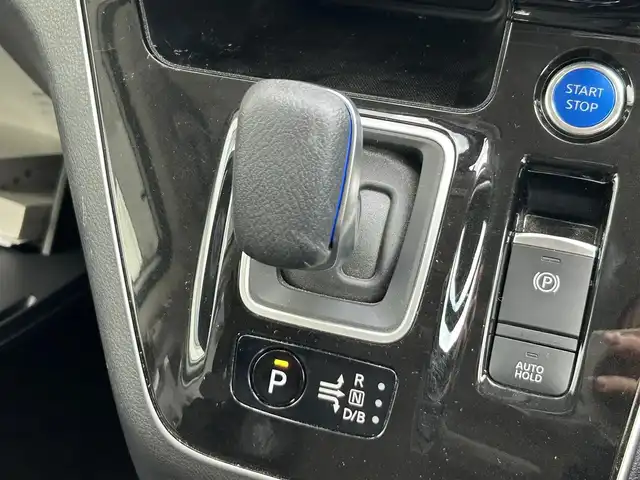 日産 セレナ e－パワー ハイウェイスター V 静岡県 2021(令3)年 3.8万km ブリリアントホワイトパール プロパイロット/純正10インチナビ/FM/AM/CD/DVD/Blue-ray/Bluetooth/フルセグTV/両側電動スライドドア/フリップダウンモニター/レーダークルーズコントロール/アラウンドビューモニター/ビルトインETC/オートライト/オートハイビーム/LEDヘッドライト/コーナーセンサー前後/カーテンエアバッグ/純正フロアマット/純正15AW