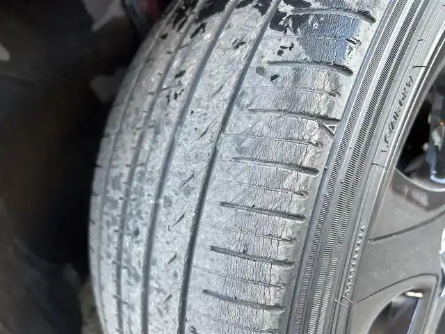 トヨタ プリウス A ツーリングセレクション 宮城県 2016(平28)年 10万km エモーショナルレッド セーフティセンスP/・プリクラッシュセーフティ/・レーダークルーズコントロール/・レーンディパーチャーアラート/・オートマチックハイビーム/ブラインドスポットモニター/インテリジェントクリアランスソナー/シンプルインテリジェントパーキングアシスト/ヘッドアップディスプレイ/純正ナビ（NSZN-W64T）/・CD/DVD/・Bluetooth/・フルセグTV/バックカメラ/ETC/ドライブレコーダー/合皮シート/シートヒーター/革巻きステアリング/ステアリングスイッチ/LEDヘッドランプ/フォグランプ/オートライト/スマートキー＆プッシュスタート/電動格納ミラー/純正17インチAW/純正フロアマット/純正ドアバイザー/トノカバー/W/サイド/カーテンエアバッグ