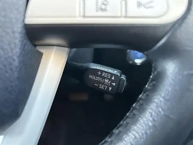 トヨタ プリウス A ツーリングセレクション 宮城県 2016(平28)年 10万km エモーショナルレッド セーフティセンスP/・プリクラッシュセーフティ/・レーダークルーズコントロール/・レーンディパーチャーアラート/・オートマチックハイビーム/ブラインドスポットモニター/インテリジェントクリアランスソナー/シンプルインテリジェントパーキングアシスト/ヘッドアップディスプレイ/純正ナビ（NSZN-W64T）/・CD/DVD/・Bluetooth/・フルセグTV/バックカメラ/ETC/ドライブレコーダー/合皮シート/シートヒーター/革巻きステアリング/ステアリングスイッチ/LEDヘッドランプ/フォグランプ/オートライト/スマートキー＆プッシュスタート/電動格納ミラー/純正17インチAW/純正フロアマット/純正ドアバイザー/トノカバー/W/サイド/カーテンエアバッグ