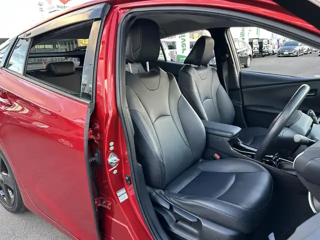 トヨタ プリウス A ツーリングセレクション 宮城県 2016(平28)年 10万km エモーショナルレッド セーフティセンスP/・プリクラッシュセーフティ/・レーダークルーズコントロール/・レーンディパーチャーアラート/・オートマチックハイビーム/ブラインドスポットモニター/インテリジェントクリアランスソナー/シンプルインテリジェントパーキングアシスト/ヘッドアップディスプレイ/純正ナビ（NSZN-W64T）/・CD/DVD/・Bluetooth/・フルセグTV/バックカメラ/ETC/ドライブレコーダー/合皮シート/シートヒーター/革巻きステアリング/ステアリングスイッチ/LEDヘッドランプ/フォグランプ/オートライト/スマートキー＆プッシュスタート/電動格納ミラー/純正17インチAW/純正フロアマット/純正ドアバイザー/トノカバー/W/サイド/カーテンエアバッグ