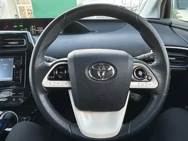 トヨタ プリウス A ツーリングセレクション 宮城県 2016(平28)年 10万km エモーショナルレッド セーフティセンスP/・プリクラッシュセーフティ/・レーダークルーズコントロール/・レーンディパーチャーアラート/・オートマチックハイビーム/ブラインドスポットモニター/インテリジェントクリアランスソナー/シンプルインテリジェントパーキングアシスト/ヘッドアップディスプレイ/純正ナビ（NSZN-W64T）/・CD/DVD/・Bluetooth/・フルセグTV/バックカメラ/ETC/ドライブレコーダー/合皮シート/シートヒーター/革巻きステアリング/ステアリングスイッチ/LEDヘッドランプ/フォグランプ/オートライト/スマートキー＆プッシュスタート/電動格納ミラー/純正17インチAW/純正フロアマット/純正ドアバイザー/トノカバー/W/サイド/カーテンエアバッグ