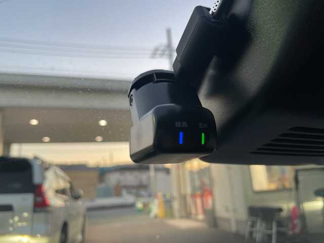 日産 オーラ G レザーエディション 神奈川県 2022(令4)年 3万km ガーネットレッド/スーパーブラック 2トーン ワンオーナー/純正ディーラーナビ(CD/DVD/SD/USB/BT/フルセグTV)/全方位カメラ/エマージェンシーブレーキ/車線逸脱警報/後側方衝突防止/ブラインドスポットモニター/クリアランスソナー/オートハイビーム/白レザーシート/D/N席シートヒーター/ステアリングヒーター/ビルトインETC/前方ドライブレコーダー/デジタルインナーミラー/オートライト/フォグランプ/純正フロアマット/純正ドアバイザー/ISOFIX/スペアキー×1/保証書/取扱説明書