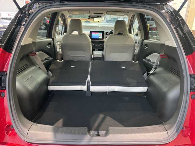 日産 オーラ G レザーエディション 神奈川県 2022(令4)年 3万km ガーネットレッド/スーパーブラック 2トーン ワンオーナー/純正ディーラーナビ(CD/DVD/SD/USB/BT/フルセグTV)/全方位カメラ/エマージェンシーブレーキ/車線逸脱警報/後側方衝突防止/ブラインドスポットモニター/クリアランスソナー/オートハイビーム/白レザーシート/D/N席シートヒーター/ステアリングヒーター/ビルトインETC/前方ドライブレコーダー/デジタルインナーミラー/オートライト/フォグランプ/純正フロアマット/純正ドアバイザー/ISOFIX/スペアキー×1/保証書/取扱説明書