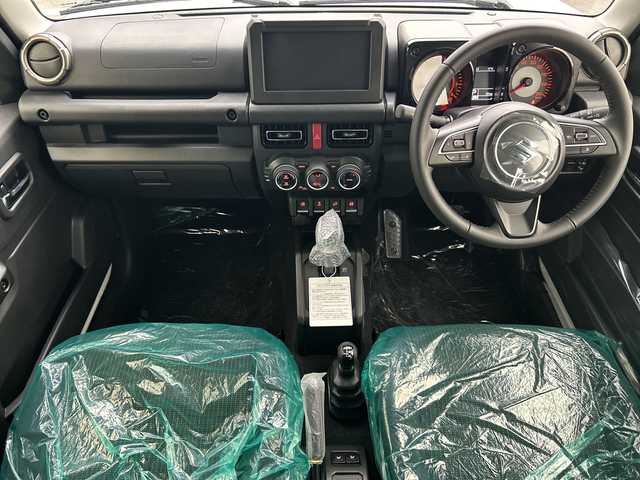 スズキ ジムニー ノマド FC 岐阜県 2025(令7)年 0.1千km アークティックホワイトパール 登録時走行距離２５ｋｍ/レーダークルーズコントロール/ダウンアシスト/シートヒーター/コーナーセンサー/オートライト/レーンキープアシスト/純正アルミホイール/衝突軽減システム/ミラーヒーター/電動格納ミラー/４ＷＤ/プッシュボタン/横滑り防止装置