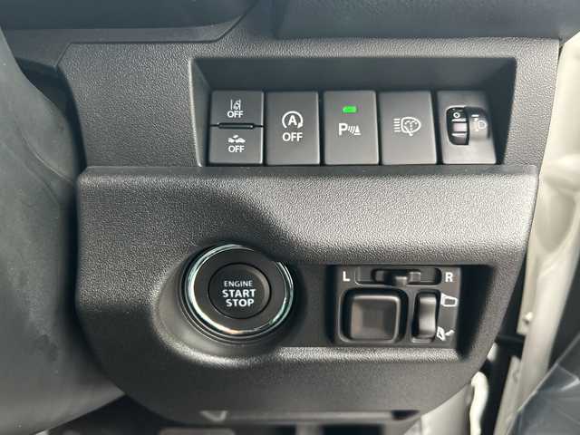 スズキ ジムニー ノマド FC 岐阜県 2025(令7)年 0.1千km アークティックホワイトパール 登録時走行距離２５ｋｍ/レーダークルーズコントロール/ダウンアシスト/シートヒーター/コーナーセンサー/オートライト/レーンキープアシスト/純正アルミホイール/衝突軽減システム/ミラーヒーター/電動格納ミラー/４ＷＤ/プッシュボタン/横滑り防止装置