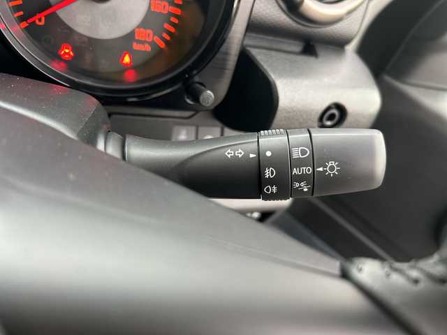 スズキ ジムニー ノマド FC 岐阜県 2025(令7)年 0.1千km アークティックホワイトパール 登録時走行距離２５ｋｍ/レーダークルーズコントロール/ダウンアシスト/シートヒーター/コーナーセンサー/オートライト/レーンキープアシスト/純正アルミホイール/衝突軽減システム/ミラーヒーター/電動格納ミラー/４ＷＤ/プッシュボタン/横滑り防止装置