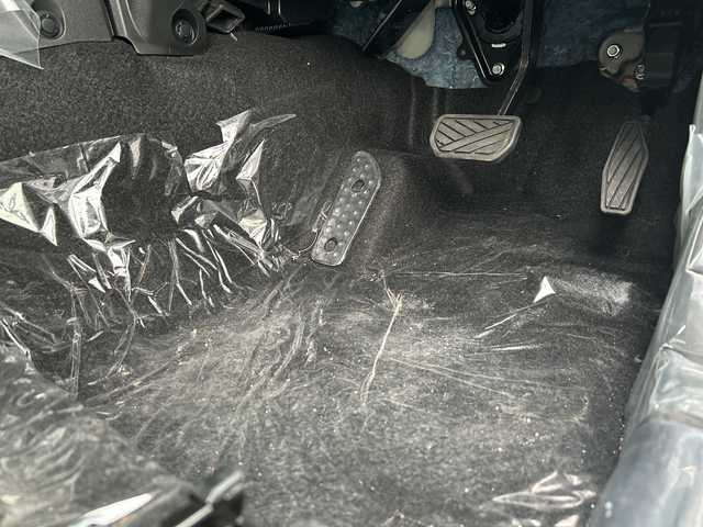 スズキ ジムニー ノマド FC 岐阜県 2025(令7)年 0.1千km アークティックホワイトパール 登録時走行距離２５ｋｍ/レーダークルーズコントロール/ダウンアシスト/シートヒーター/コーナーセンサー/オートライト/レーンキープアシスト/純正アルミホイール/衝突軽減システム/ミラーヒーター/電動格納ミラー/４ＷＤ/プッシュボタン/横滑り防止装置