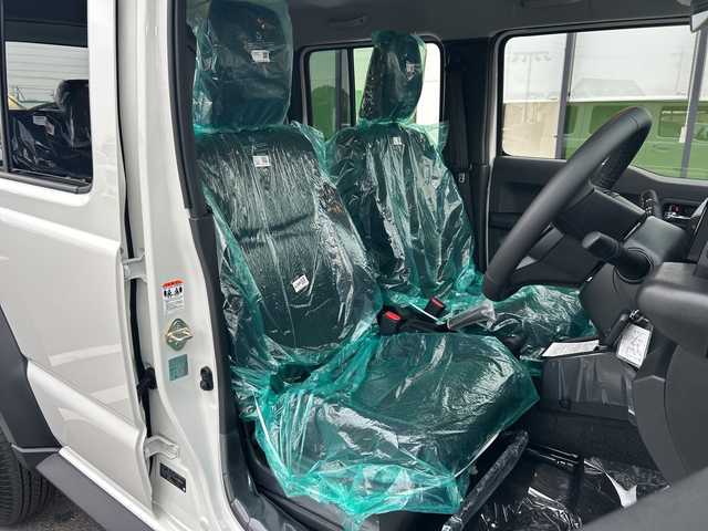 スズキ ジムニー ノマド FC 岐阜県 2025(令7)年 0.1千km アークティックホワイトパール 登録時走行距離２５ｋｍ/レーダークルーズコントロール/ダウンアシスト/シートヒーター/コーナーセンサー/オートライト/レーンキープアシスト/純正アルミホイール/衝突軽減システム/ミラーヒーター/電動格納ミラー/４ＷＤ/プッシュボタン/横滑り防止装置