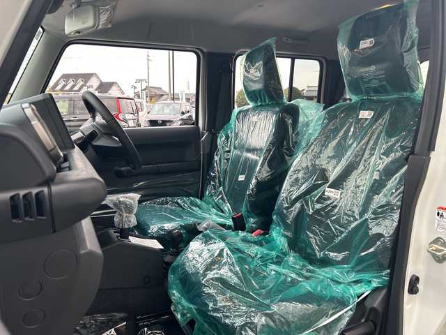 スズキ ジムニー ノマド FC 岐阜県 2025(令7)年 0.1千km アークティックホワイトパール 登録時走行距離２５ｋｍ/レーダークルーズコントロール/ダウンアシスト/シートヒーター/コーナーセンサー/オートライト/レーンキープアシスト/純正アルミホイール/衝突軽減システム/ミラーヒーター/電動格納ミラー/４ＷＤ/プッシュボタン/横滑り防止装置