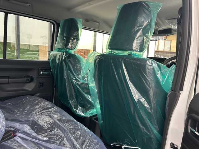 スズキ ジムニー ノマド FC 岐阜県 2025(令7)年 0.1千km アークティックホワイトパール 登録時走行距離２５ｋｍ/レーダークルーズコントロール/ダウンアシスト/シートヒーター/コーナーセンサー/オートライト/レーンキープアシスト/純正アルミホイール/衝突軽減システム/ミラーヒーター/電動格納ミラー/４ＷＤ/プッシュボタン/横滑り防止装置