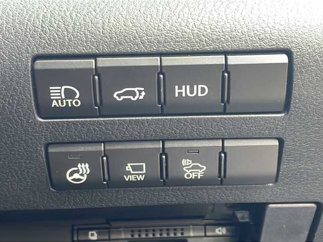 レクサス ＲＸ 450h Fスポーツ 三重県 2017(平29)年 5.6万km ホワイトノーヴァガラスフレーク メーカーオプション/・マークレビンソンプレミアムサラウンドサウンドシステム/・ムーンルーフ/・パノラミックビューモニター/・ブラインドスポットモニター/・クリアランスソナー/・リアクロストラフィックアラート/・リアクロストラフィックオートブレーキ/・後席電動格納シート/・後席シートヒーター/セーフティシステムプラス/・プリクラッシュセーフティシステム/・レーンキーピングアシスト/・オートマチックハイビーム/・レーダークルーズコントロール/TRDエアロ/TRDマフラー/純正12.3型SDナビ/フルセグTV/【CD/DVD/BD/SD/Bluetooth/USB/AUX】/ビルトインETC2.0/パドルシフト/ステアリングヒーター/ヘッドアップディスプレイ/AC100V電源/レザーシート/D/N席シートベンチレーション/全席シートヒーター/全席パワーシート/パワーバックドア/オートライト/角型三眼LEDヘッドランプ/LEDシーケンシャルターンランプ/LEDフロントフォグランプ/235/55R20インチ純正AW/【社外AW/スタッドレスタイヤ積込】/プッシュスタート/スマートキー/スペアキー/純正フロアマット